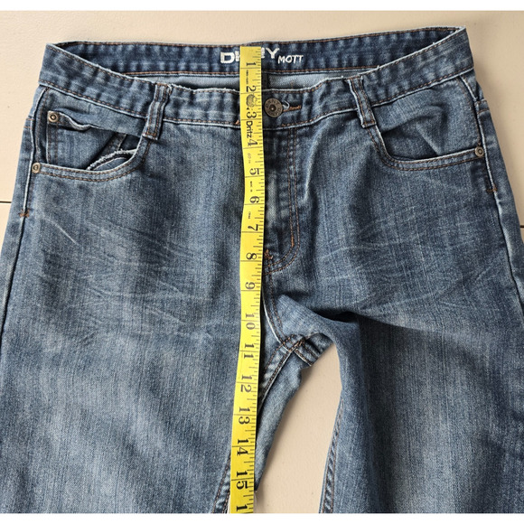 DKNY Mott Jeans Women's 20 (waist 32) Blue Dark Wash Slightest Distress Straight - Picture 15 of 16